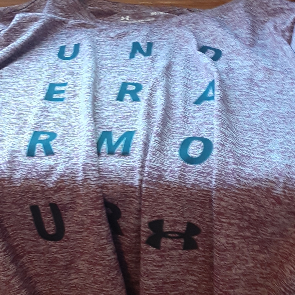 Short under armor shirt